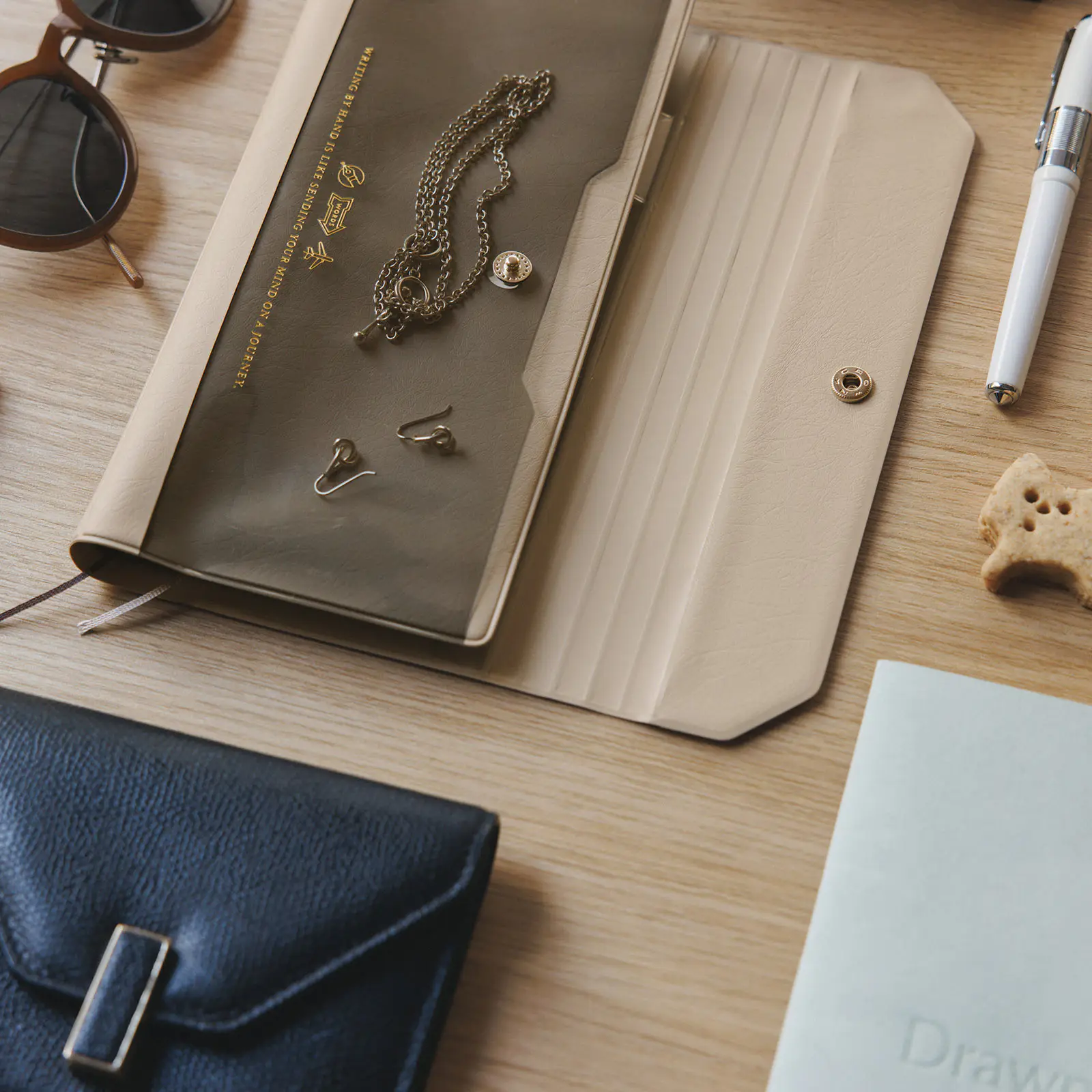 Hobonichi 2026 Weeks Planner Cover: Alettone - Gray - Image 4