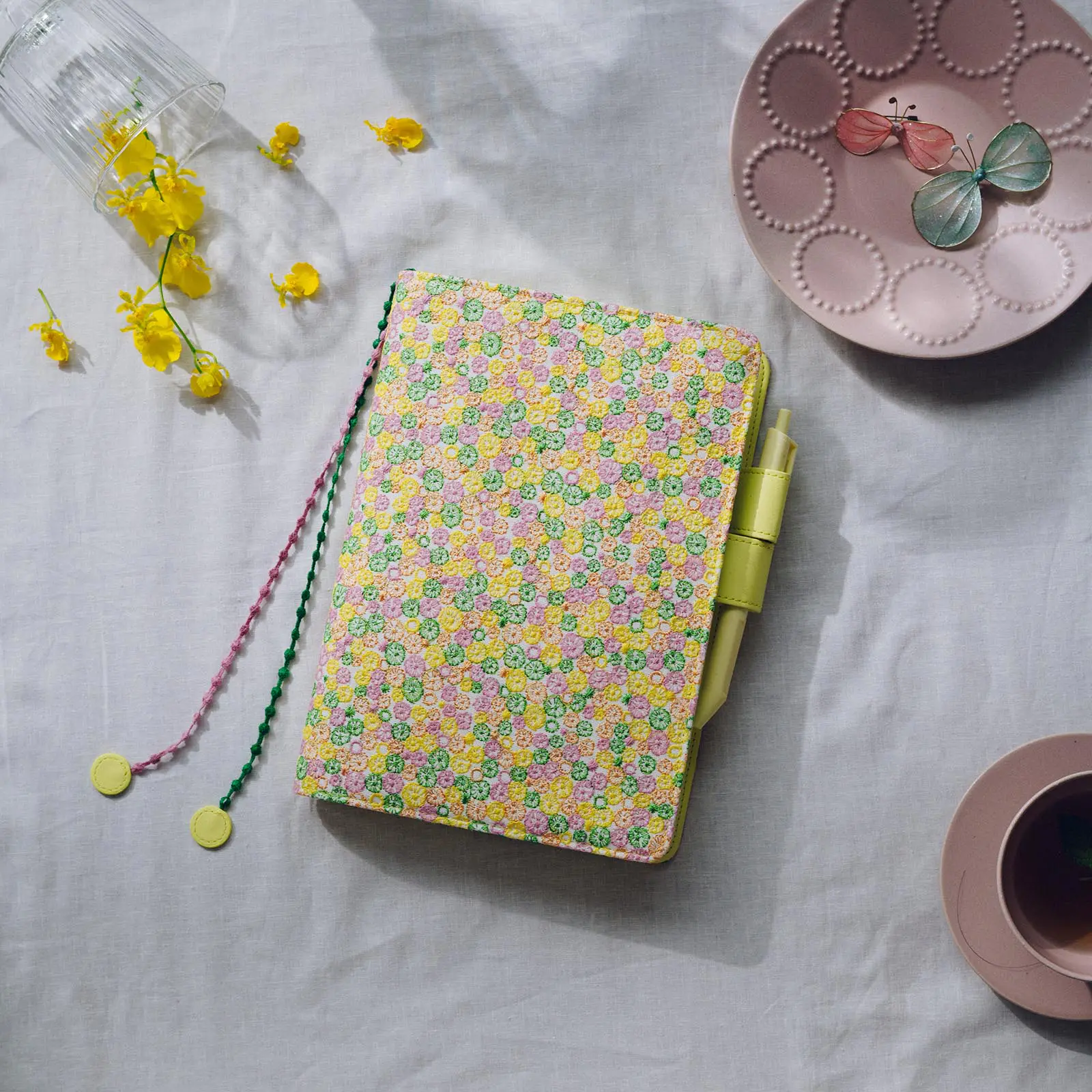 Hobonichi 2026 A5 Cousin Cover: minä perhonen - skyful (Yellow) - Image 3