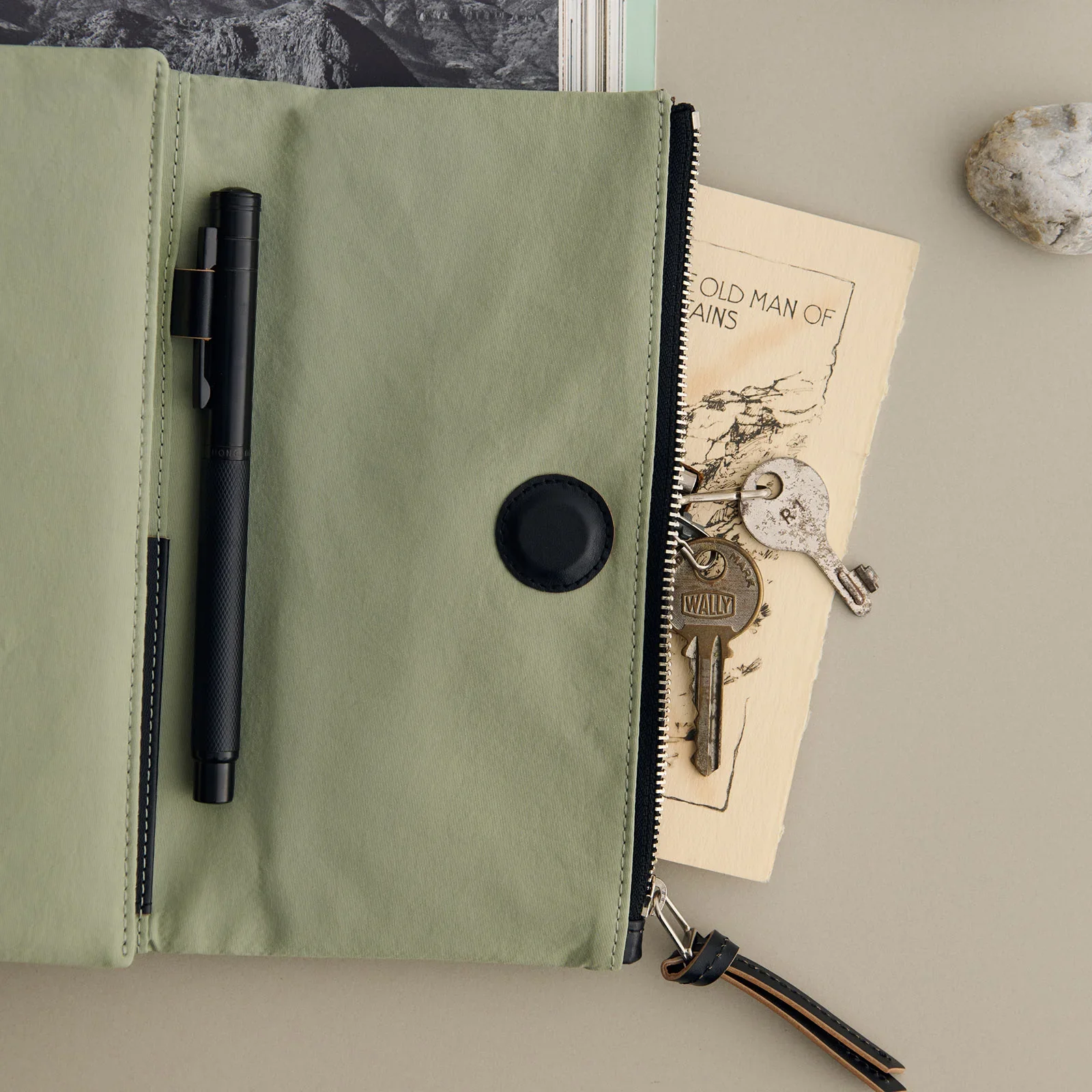 Hobonichi 2026 Weeks Cover - Tragen: Oakmoss - Image 4