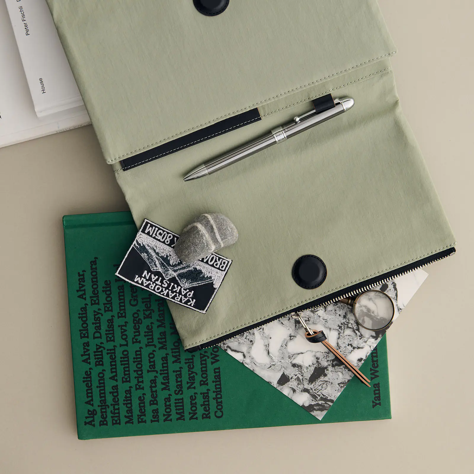 Hobonichi 2026 A5 Cousin Cover: Tragen - Oakmoss - Image 5